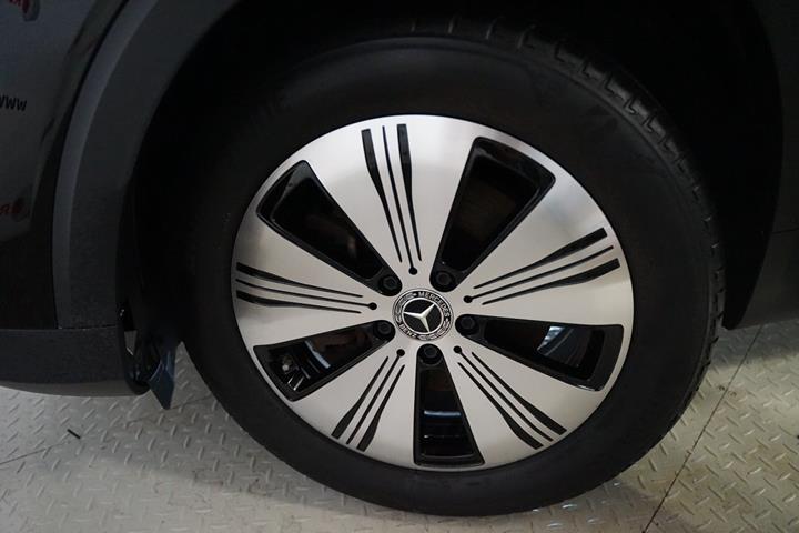 Sort Mercedes EQB250 fra 2022