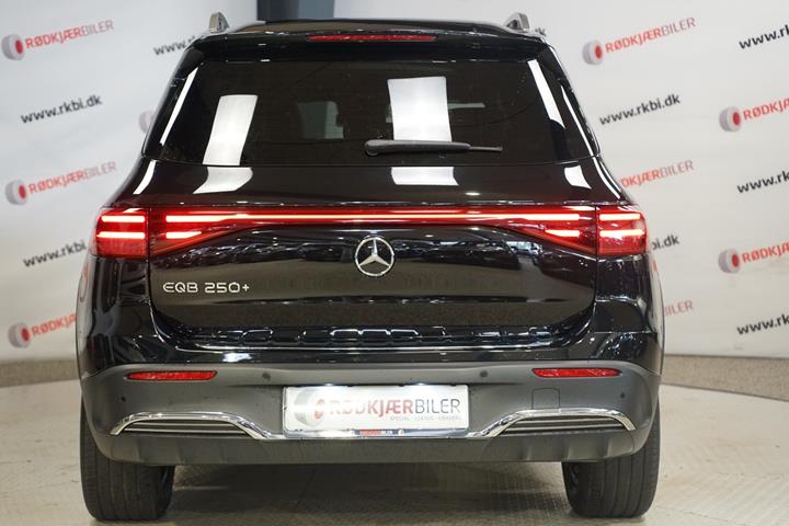 Sort Mercedes EQB250+ fra 2025
