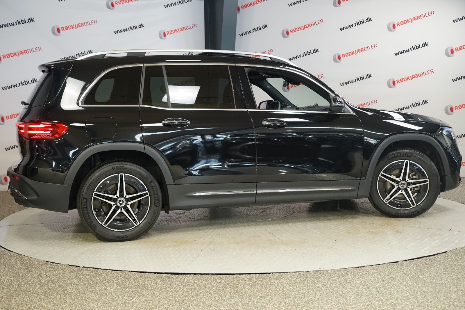 Sort Mercedes EQB250+ fra 2025