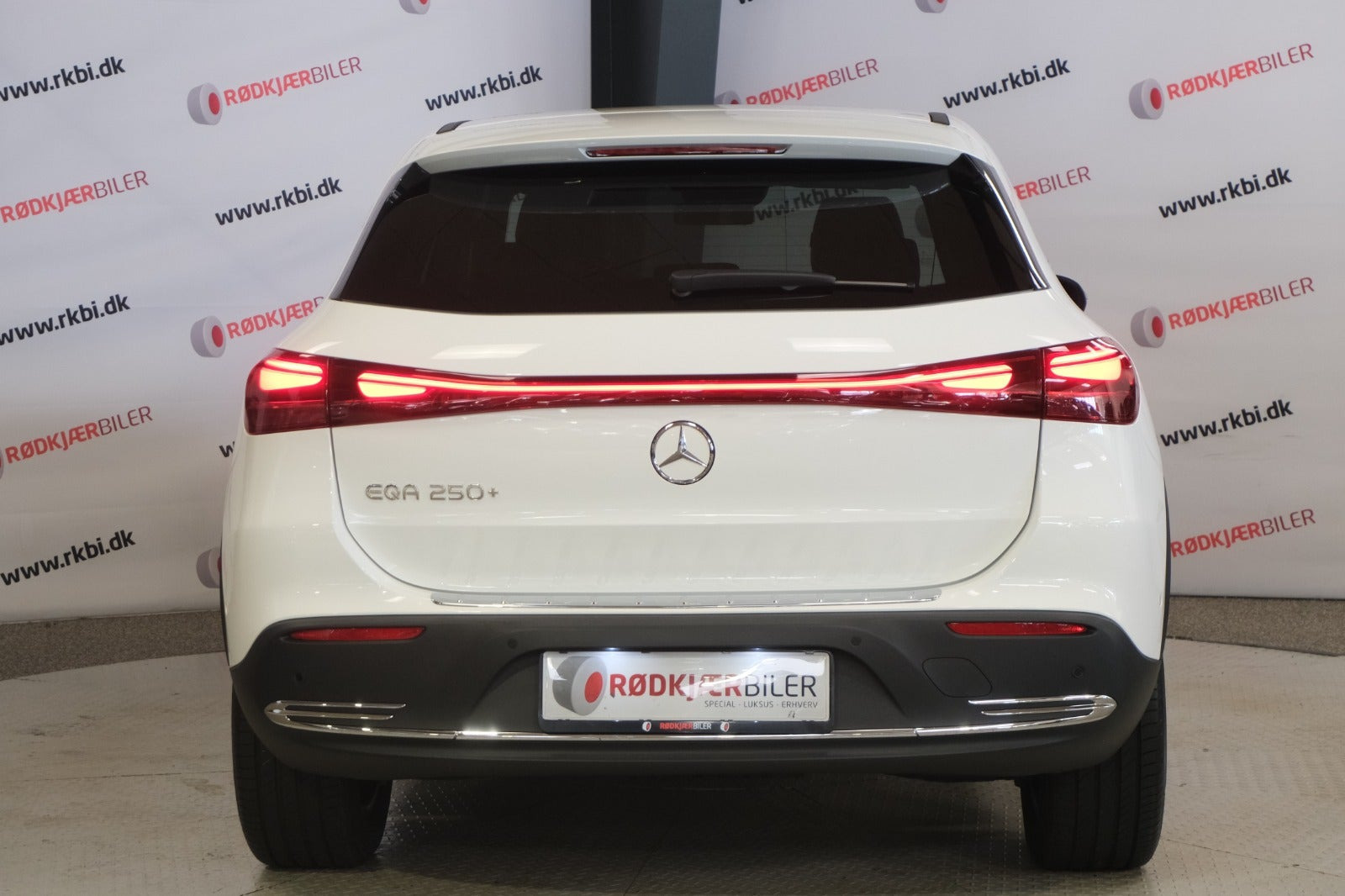 Hvid Mercedes EQA250+ fra 2025
