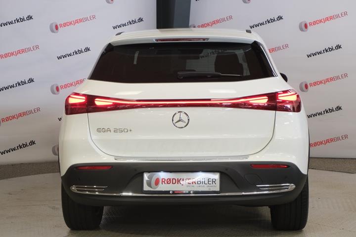 Hvid Mercedes EQA250+ fra 2025