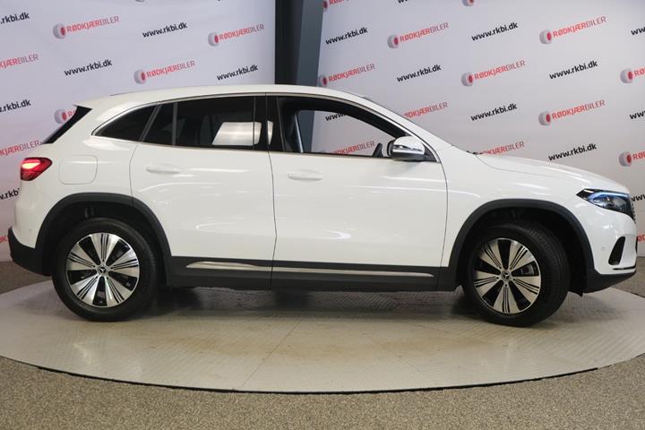 Hvid Mercedes EQA250+ fra 2025
