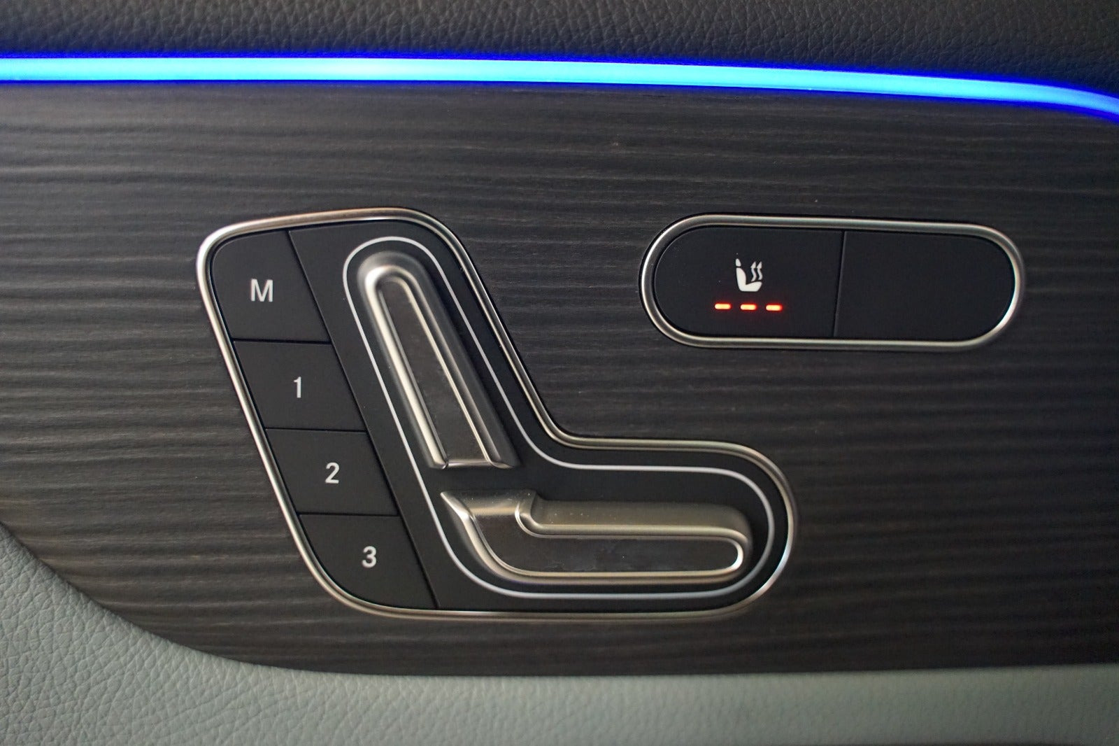 Sort Mercedes EQB250+ fra 2025