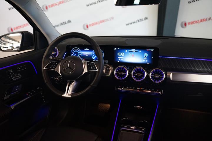 Grå Mercedes EQB250+ fra 2025