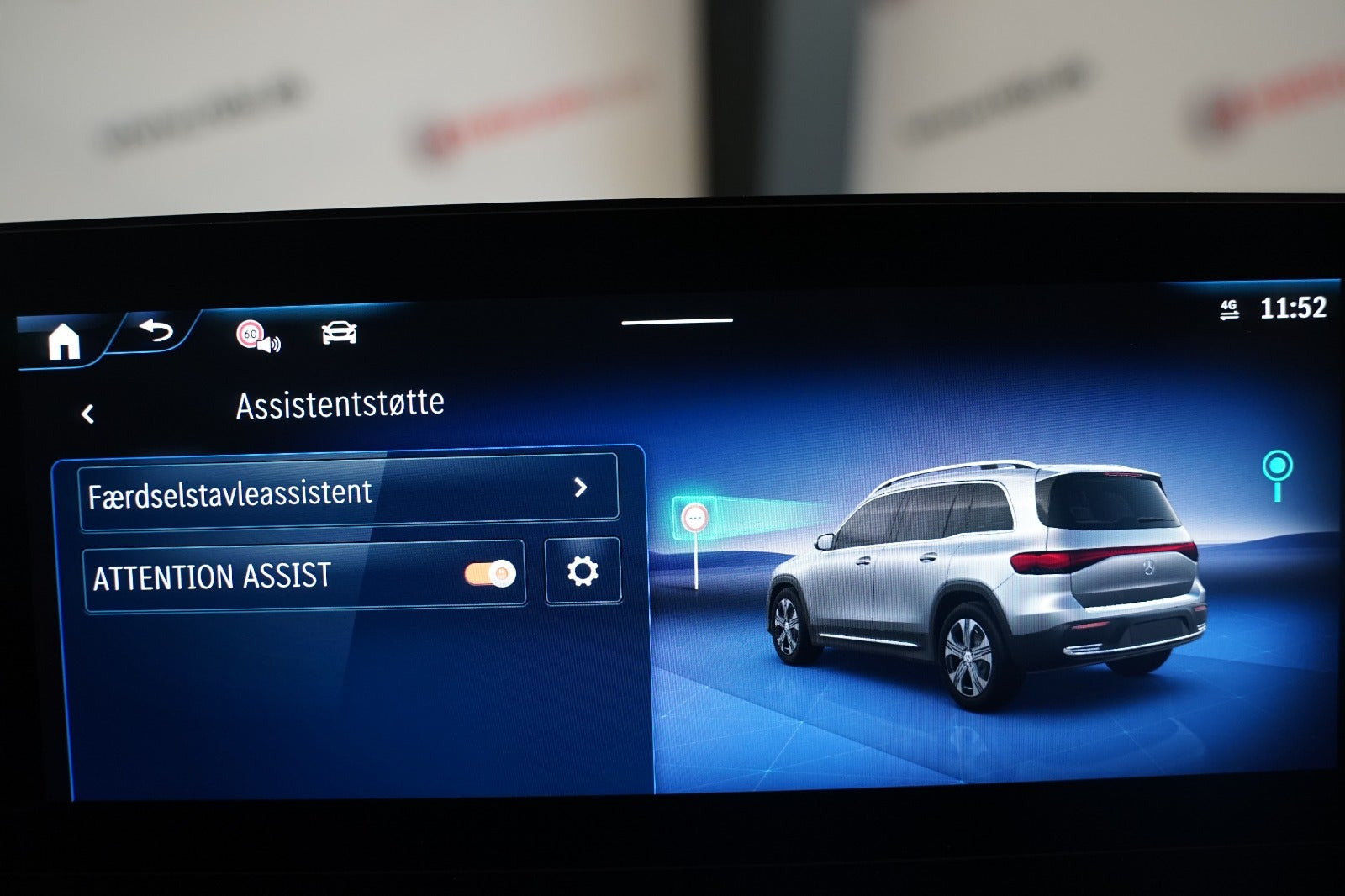 Grå Mercedes EQB250+ fra 2025