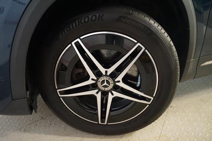 Blå Mercedes EQA250 fra 2021