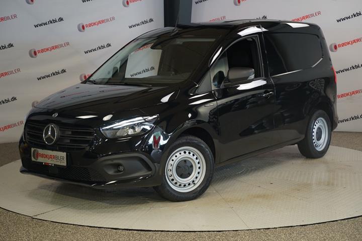Sort Mercedes eCitan fra 2025