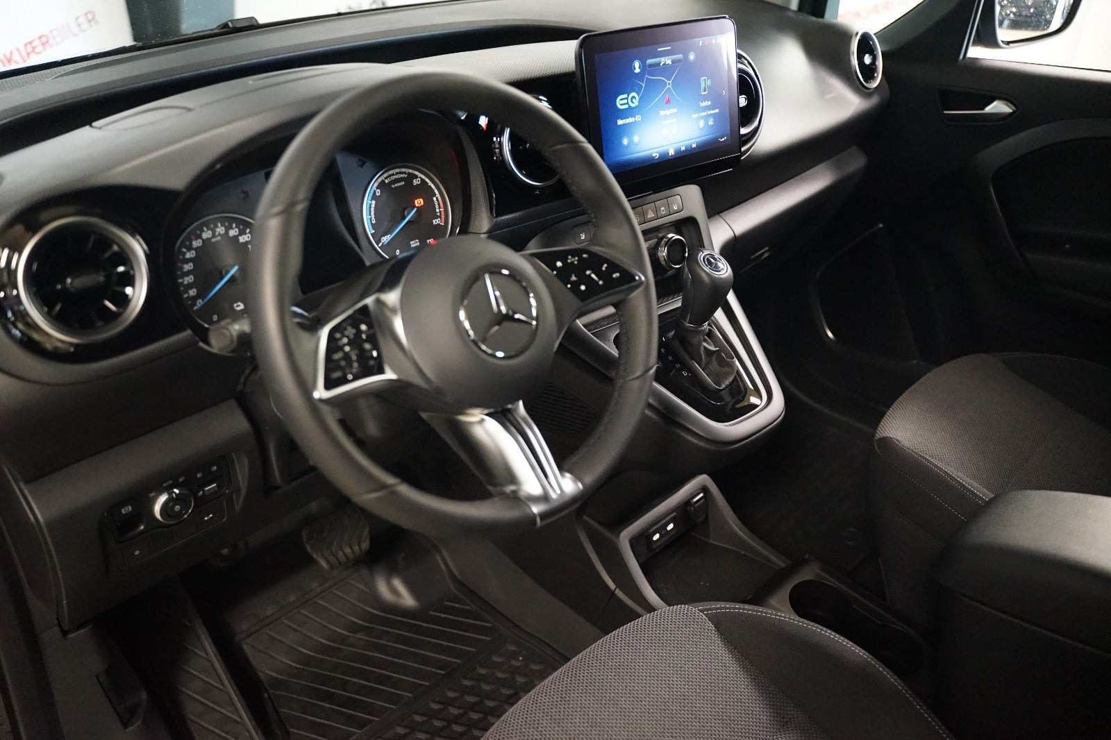 Sort Mercedes eCitan fra 2025