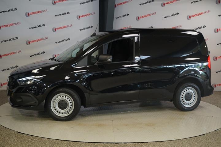 Sort Mercedes eCitan fra 2025