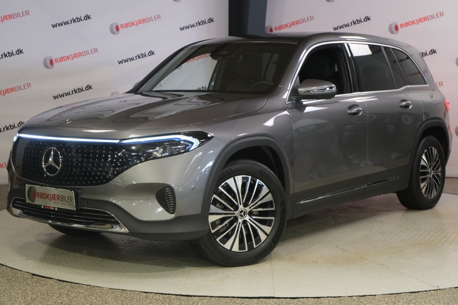 Mercedes EQB250+ Electric Art