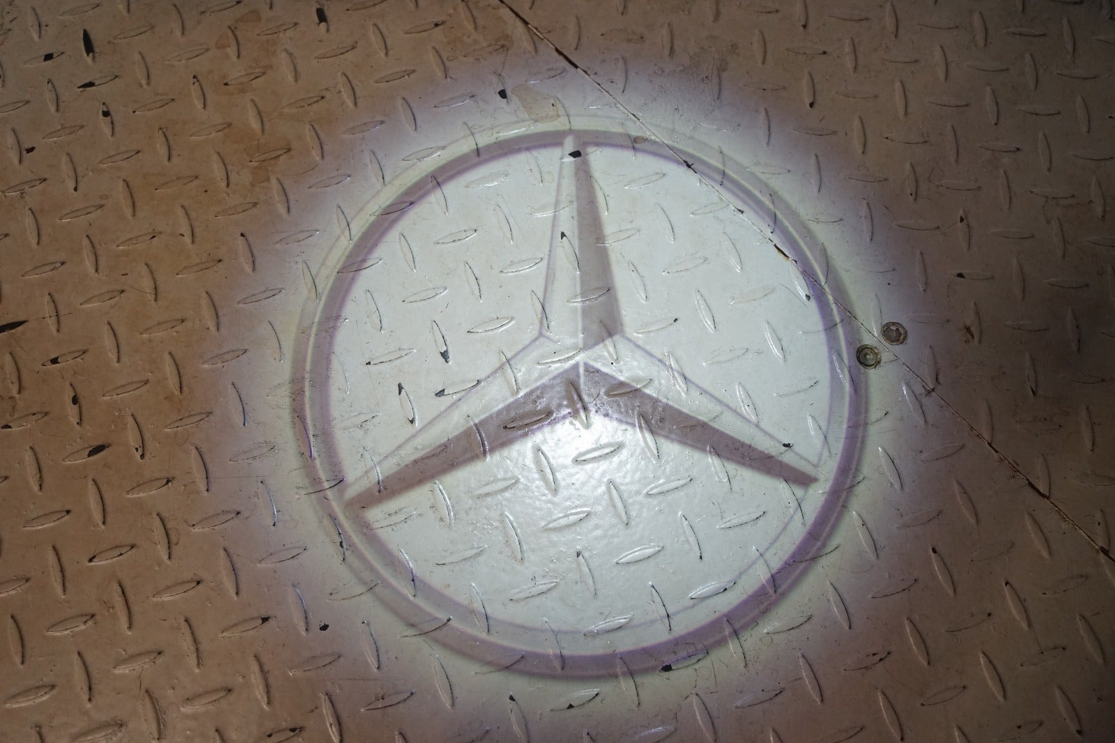 Sort Mercedes EQA250+ fra 2025