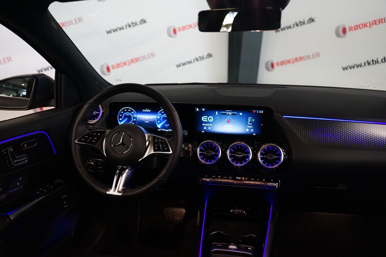 Grå Mercedes EQA250+ fra 2025