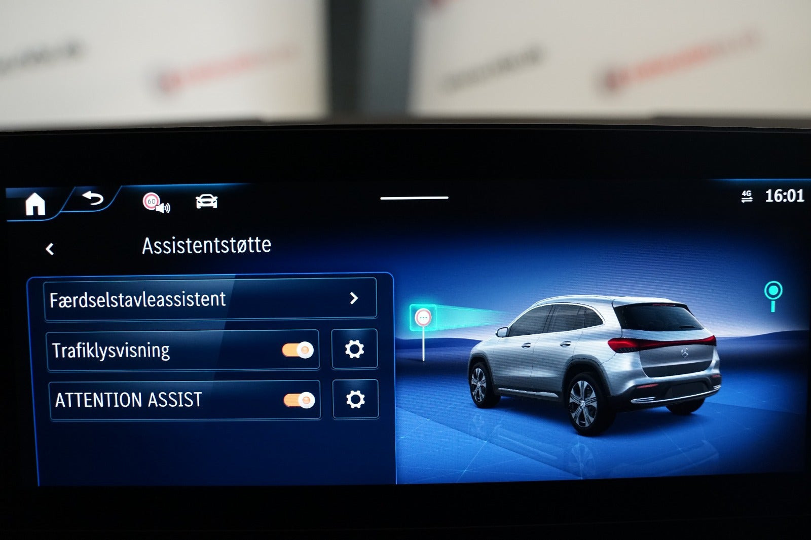Grå Mercedes EQA250+ fra 2025