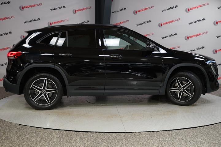 Sort Mercedes EQA250 fra 2024
