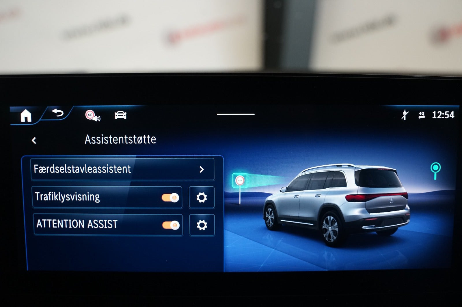 Sort Mercedes EQB250+ fra 2025