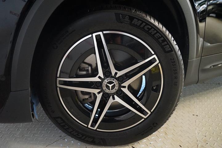 Sort Mercedes EQB250+ fra 2025