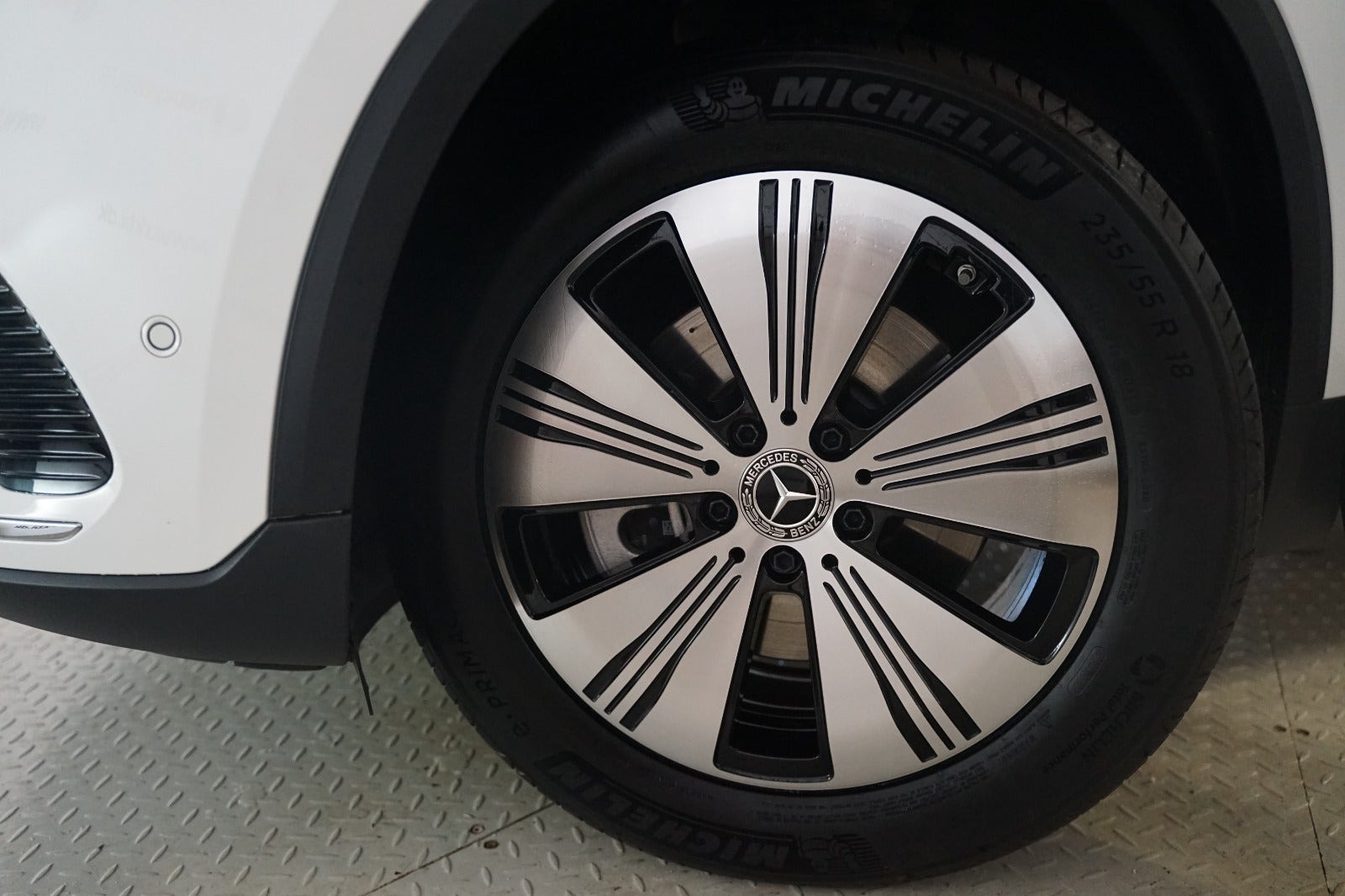Hvid Mercedes EQA250+ fra 2025