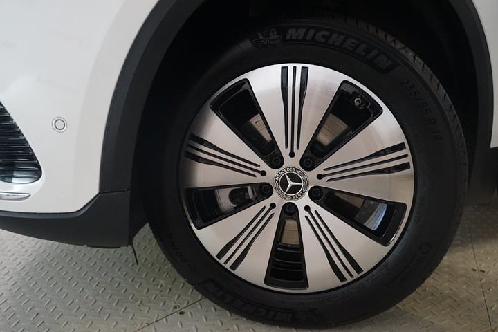 Hvid Mercedes EQA250+ fra 2025