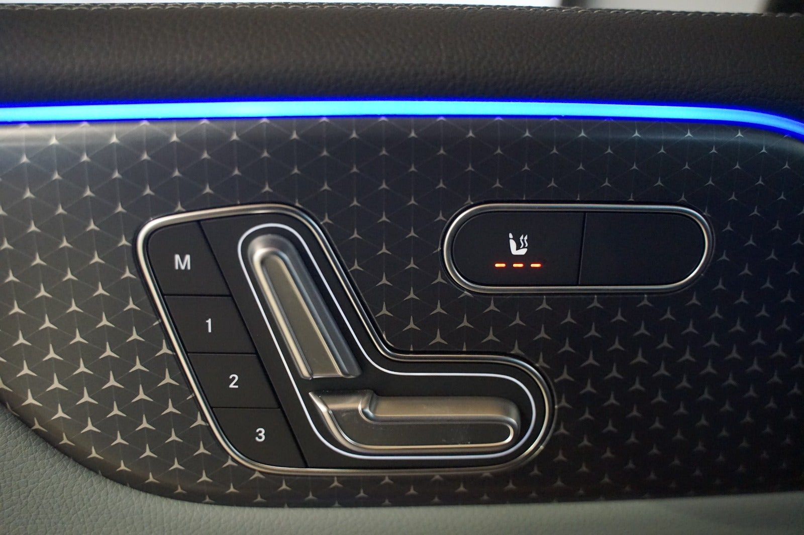 Sort Mercedes EQB250+ fra 2025