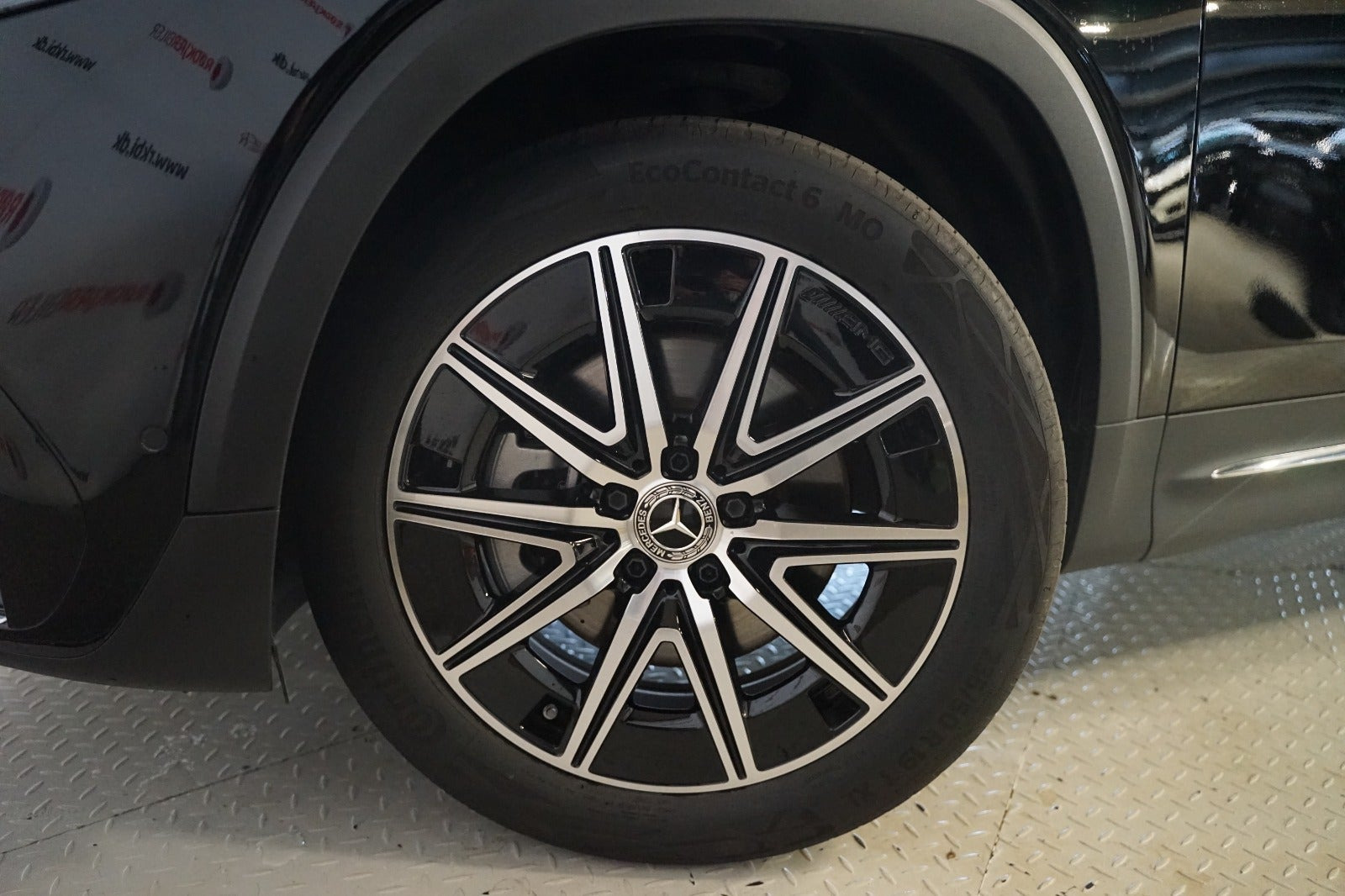 Sort Mercedes EQB250+ fra 2025