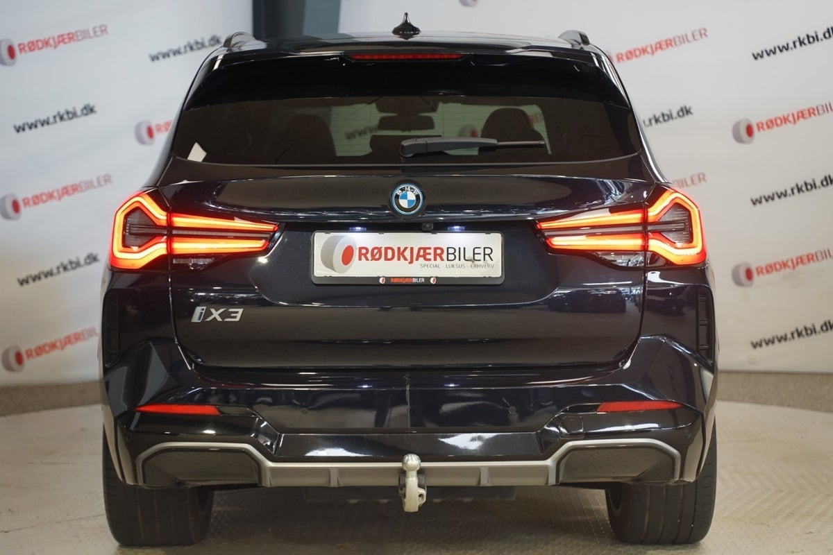 Sort BMW iX3 fra 2023