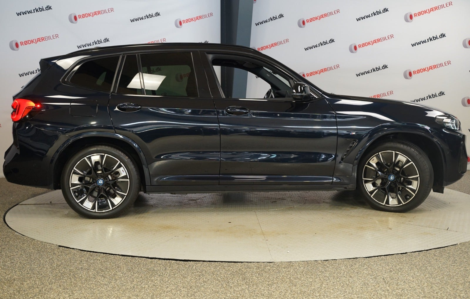 Sort BMW iX3 fra 2023