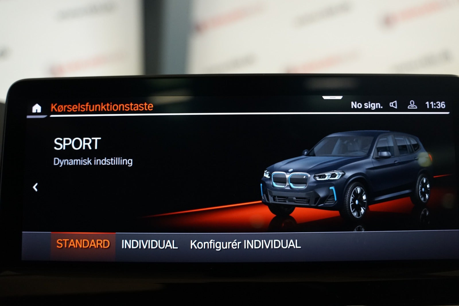 Sort BMW iX3 fra 2023