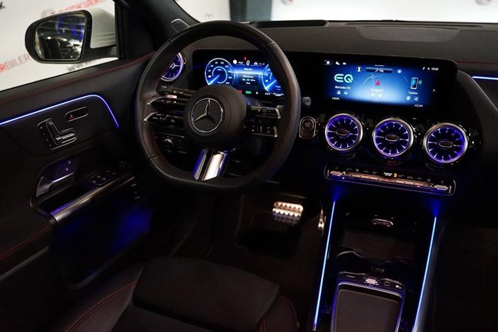 Hvid Mercedes EQA250+ fra 2025