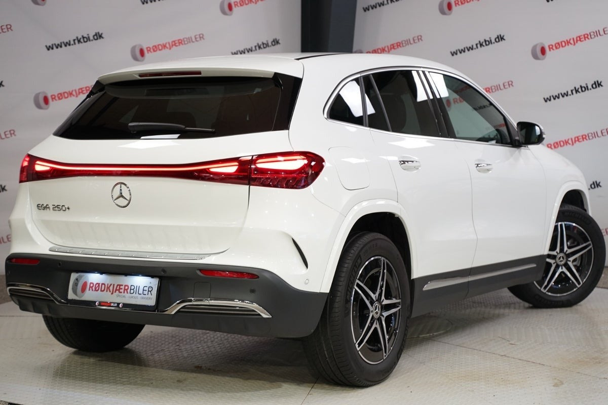 Hvid Mercedes EQA250+ fra 2025