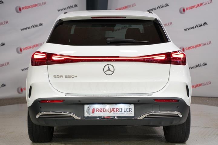 Hvid Mercedes EQA250+ fra 2025