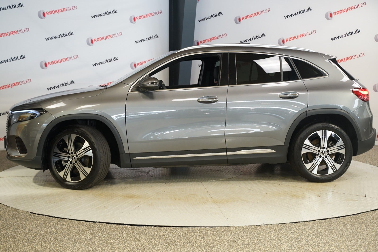 Grå Mercedes EQA250+ fra 2025