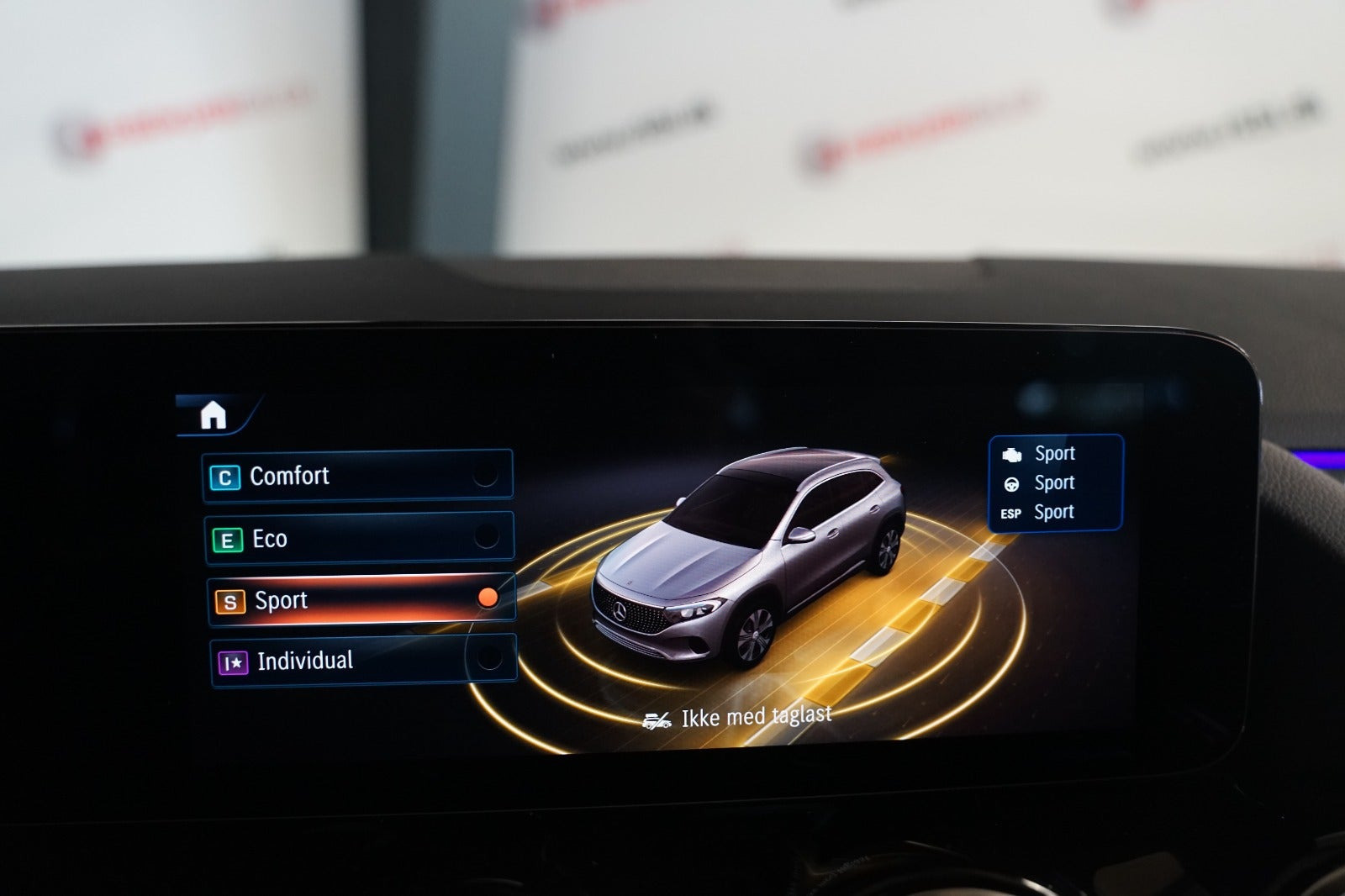Grå Mercedes EQA250+ fra 2025