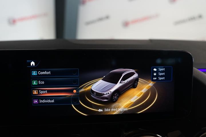 Grå Mercedes EQA250+ fra 2025