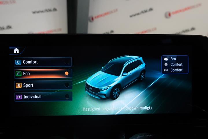 Hvid Mercedes EQB250+ fra 2025