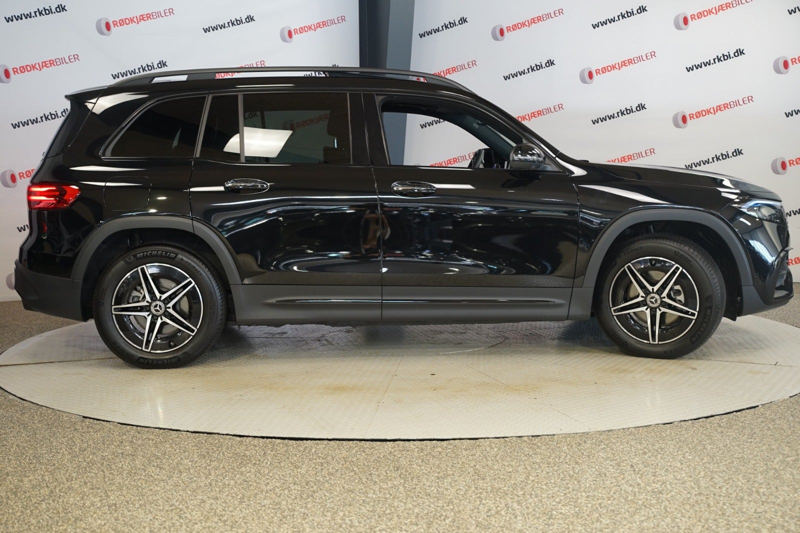 Sort Mercedes EQB250+ fra 2025