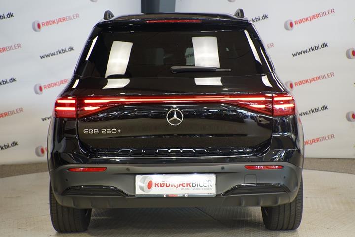 Sort Mercedes EQB250+ fra 2025