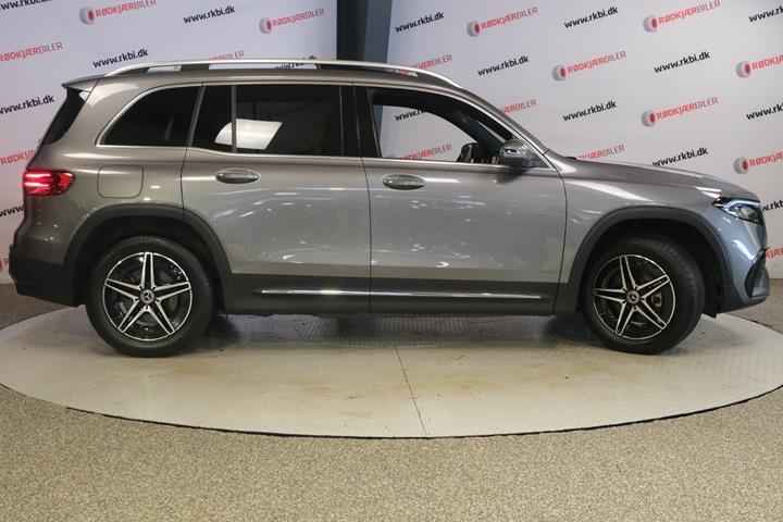Grå Mercedes EQB250+ fra 2025