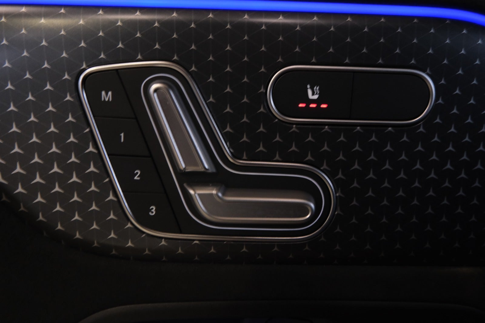 Grå Mercedes EQB250+ fra 2025