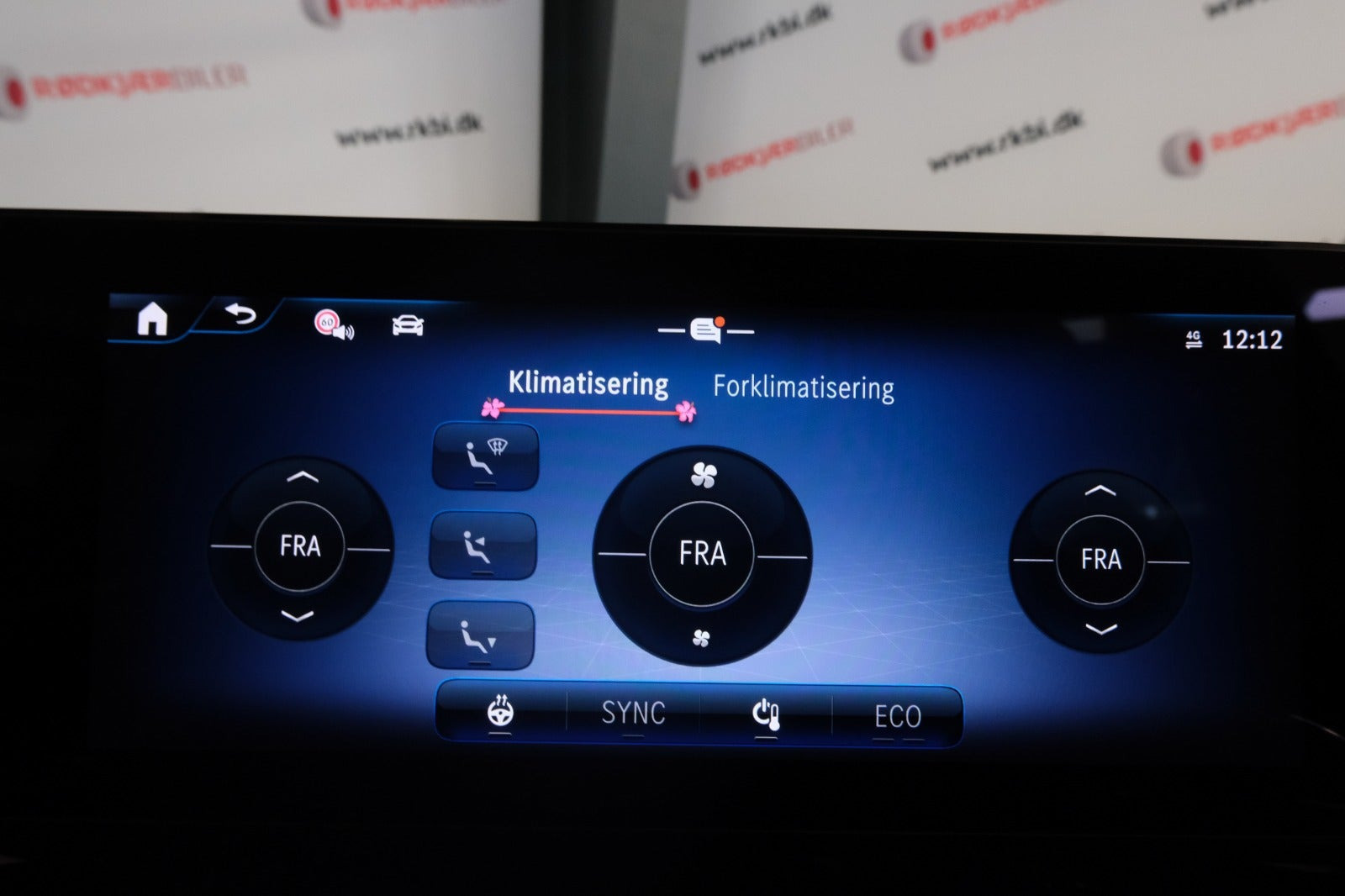 Grå Mercedes EQB250+ fra 2025