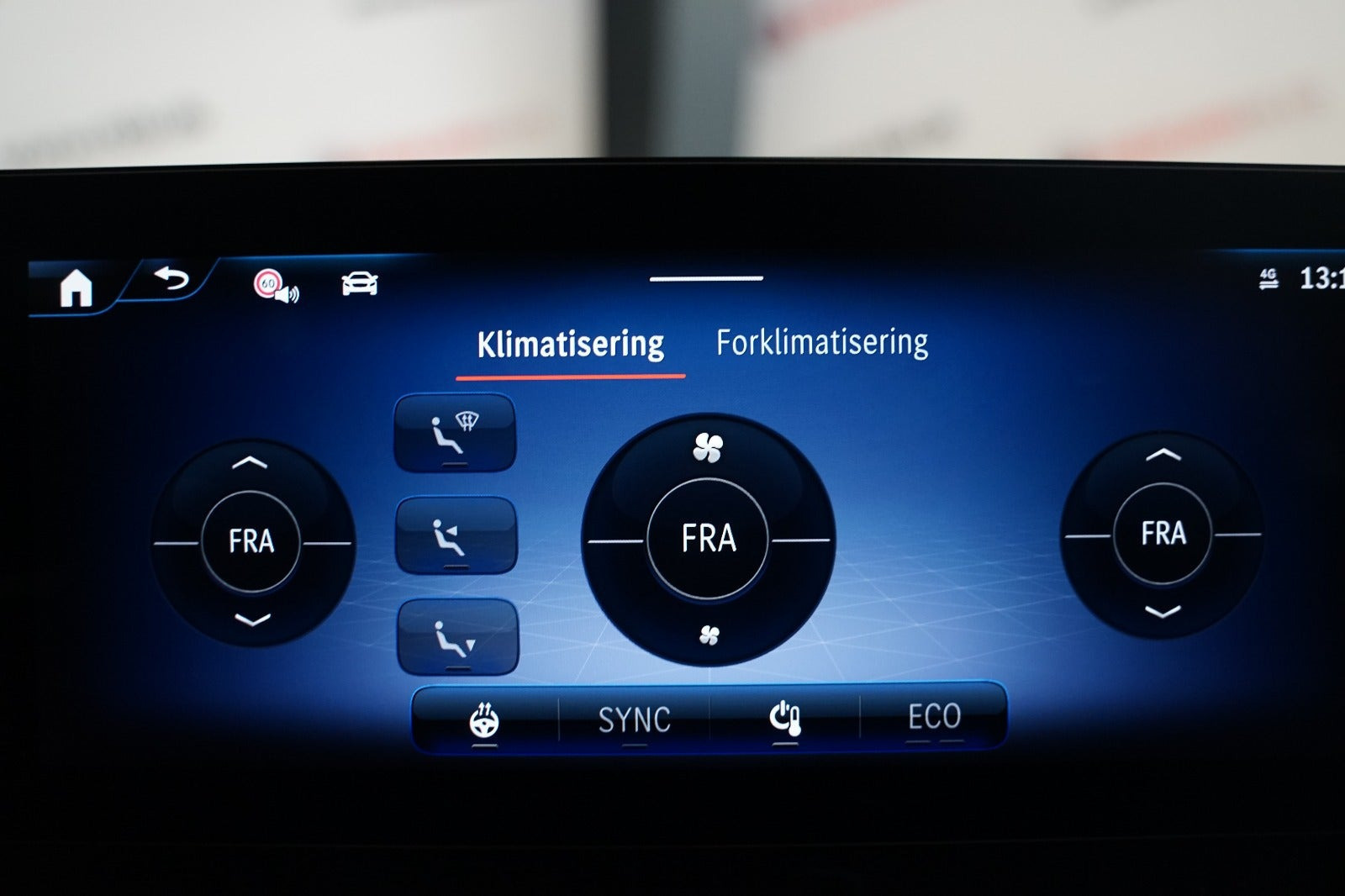 Hvid Mercedes EQB250+ fra 2025