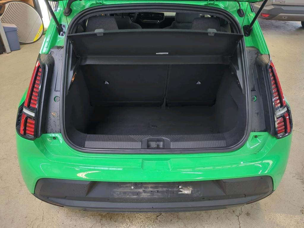 Grøn Renault 5 E-Tech fra 2025