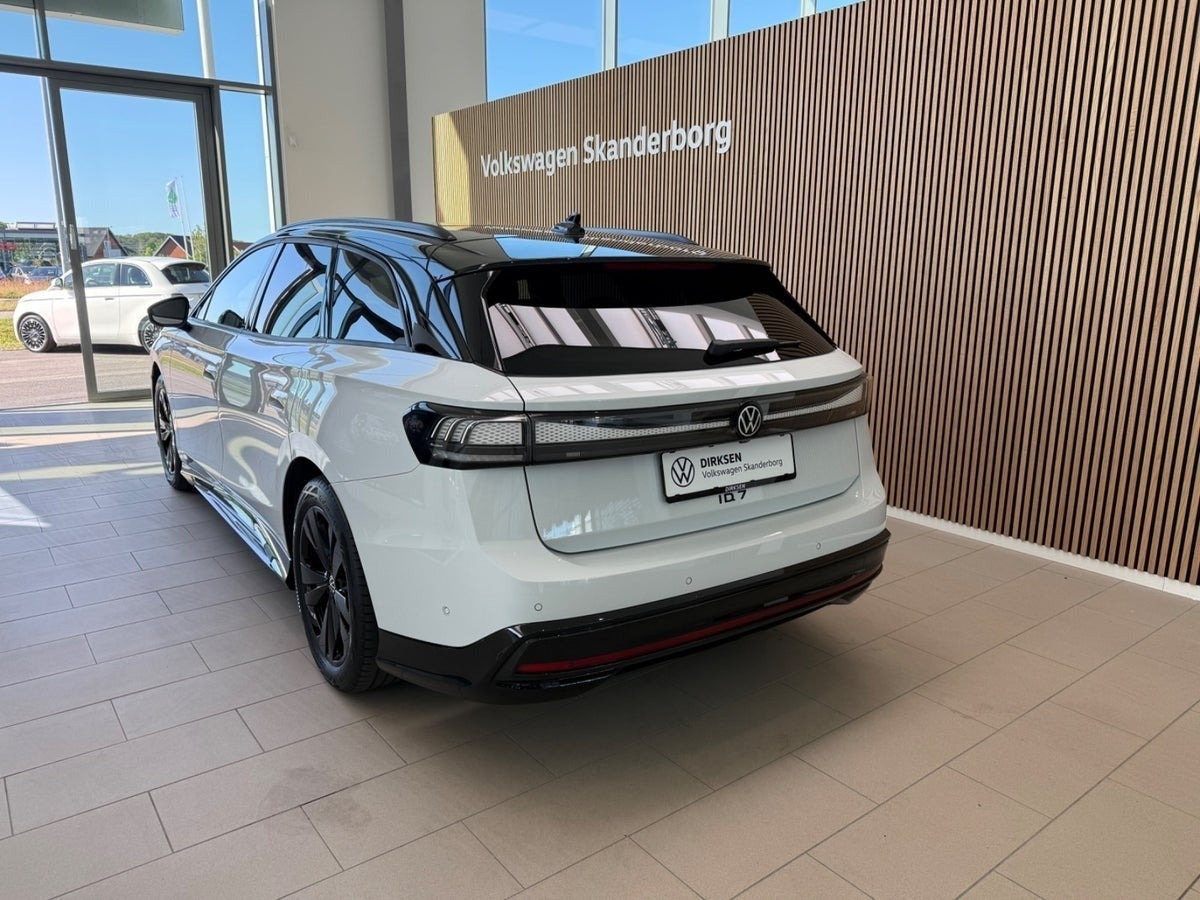 Hvid VW ID.7 fra 2026