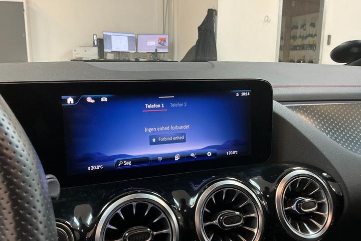Sølv Mercedes EQA250+ fra 2025