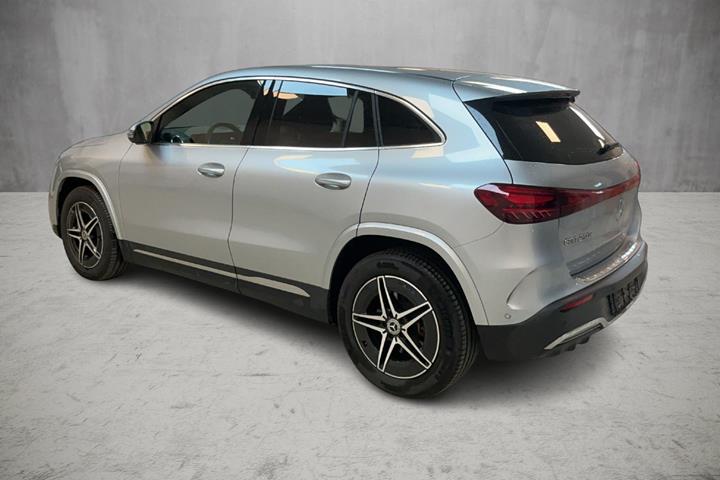 Sølv Mercedes EQA250+ fra 2025