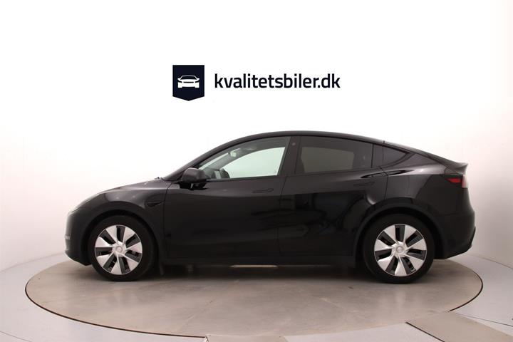 Sort Tesla Model Y fra 2023