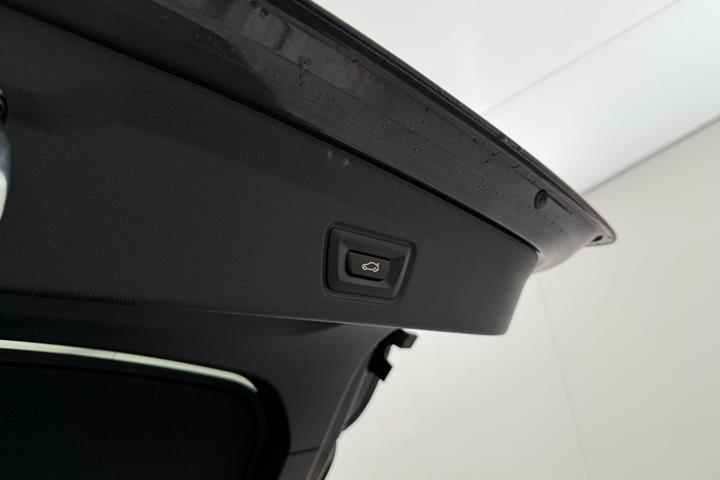Grå BMW i4 fra 2022