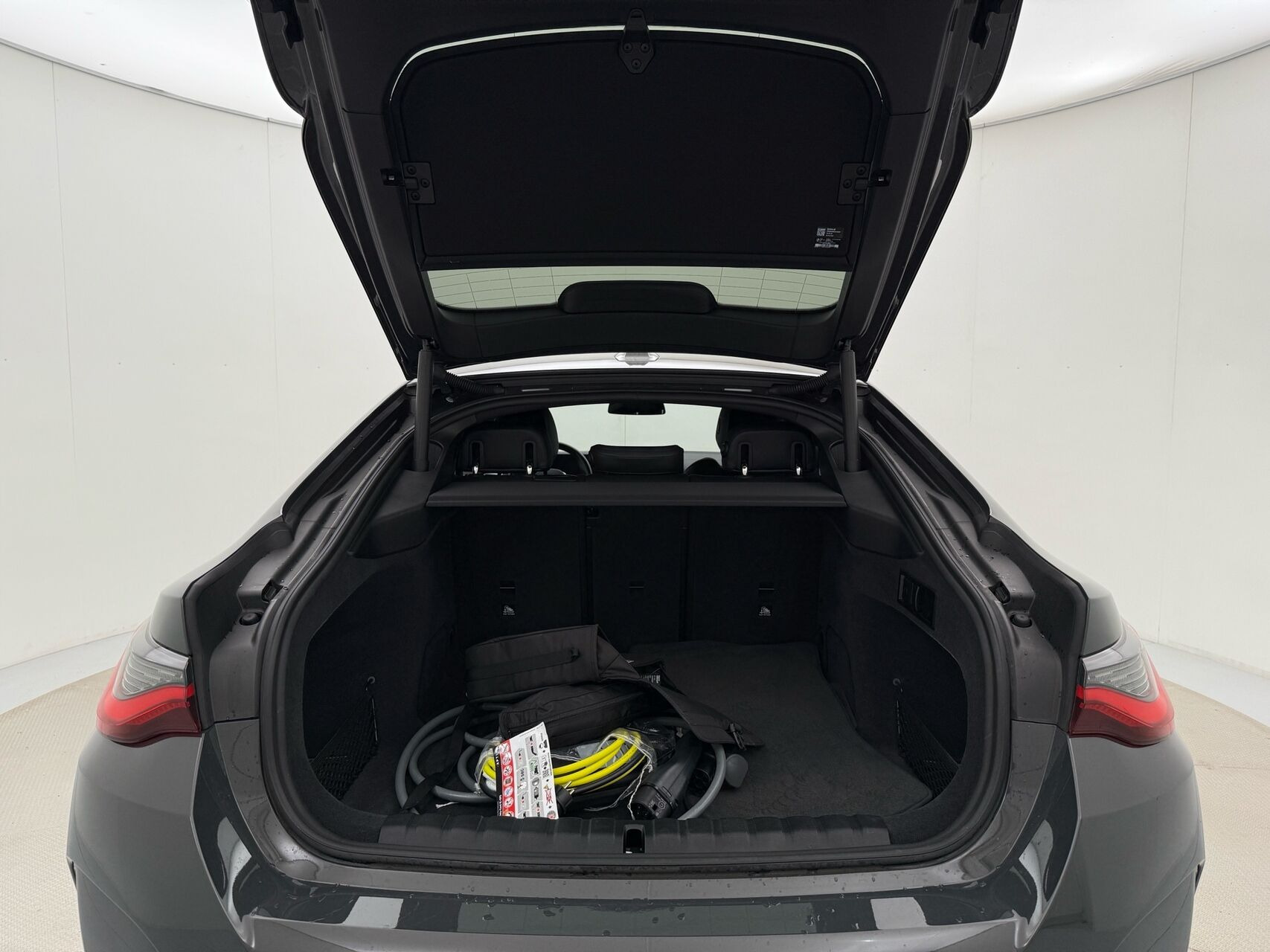 Grå BMW i4 fra 2022