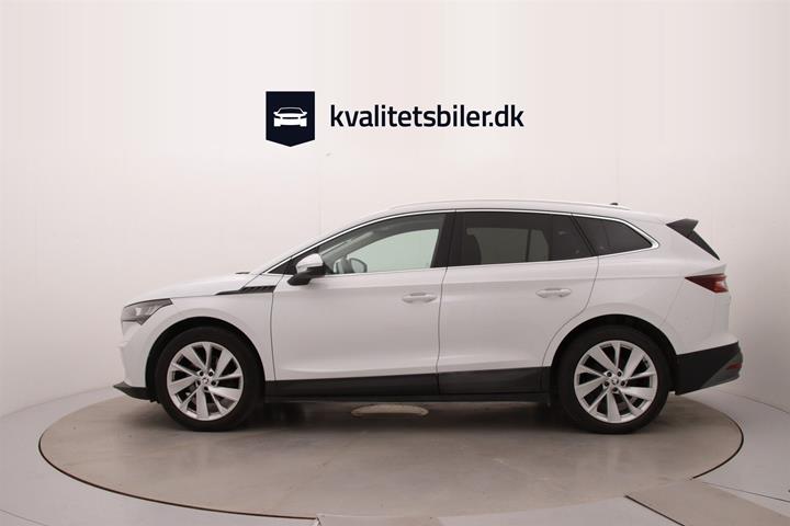 Hvid Skoda Enyaq fra 2022