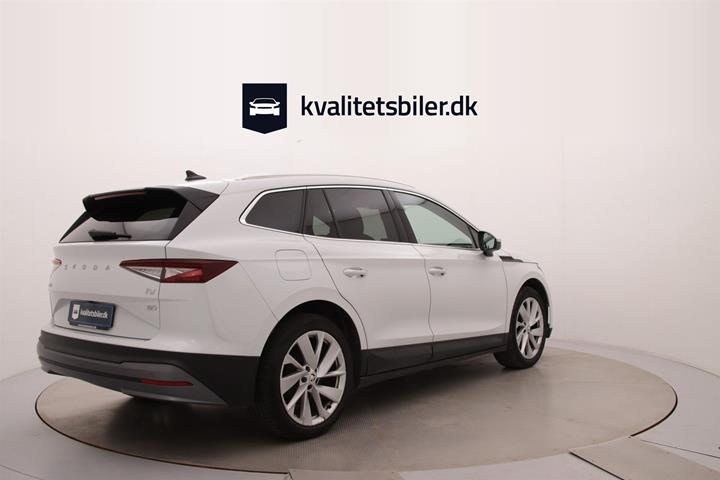 Hvid Skoda Enyaq fra 2022