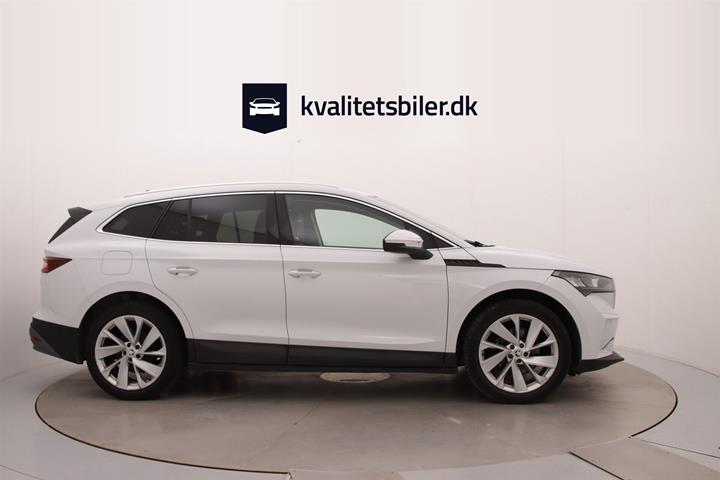 Hvid Skoda Enyaq fra 2022